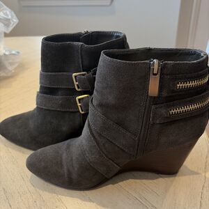DV by Dolce Vita Wedge Ankle Boots Women 8.5 Olive Green